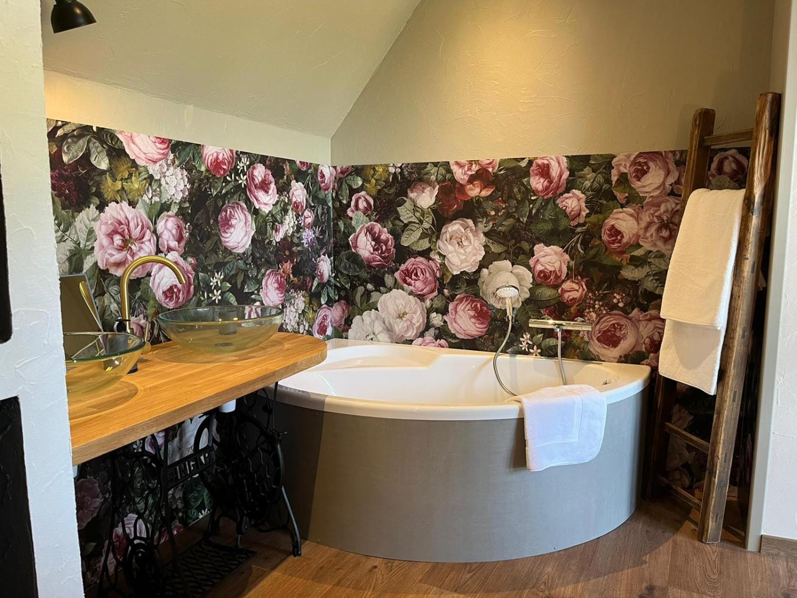 Maison D'Hote Avec Sauna Et Jacuzzi A La Campagne Les Portes du Coglais المظهر الخارجي الصورة