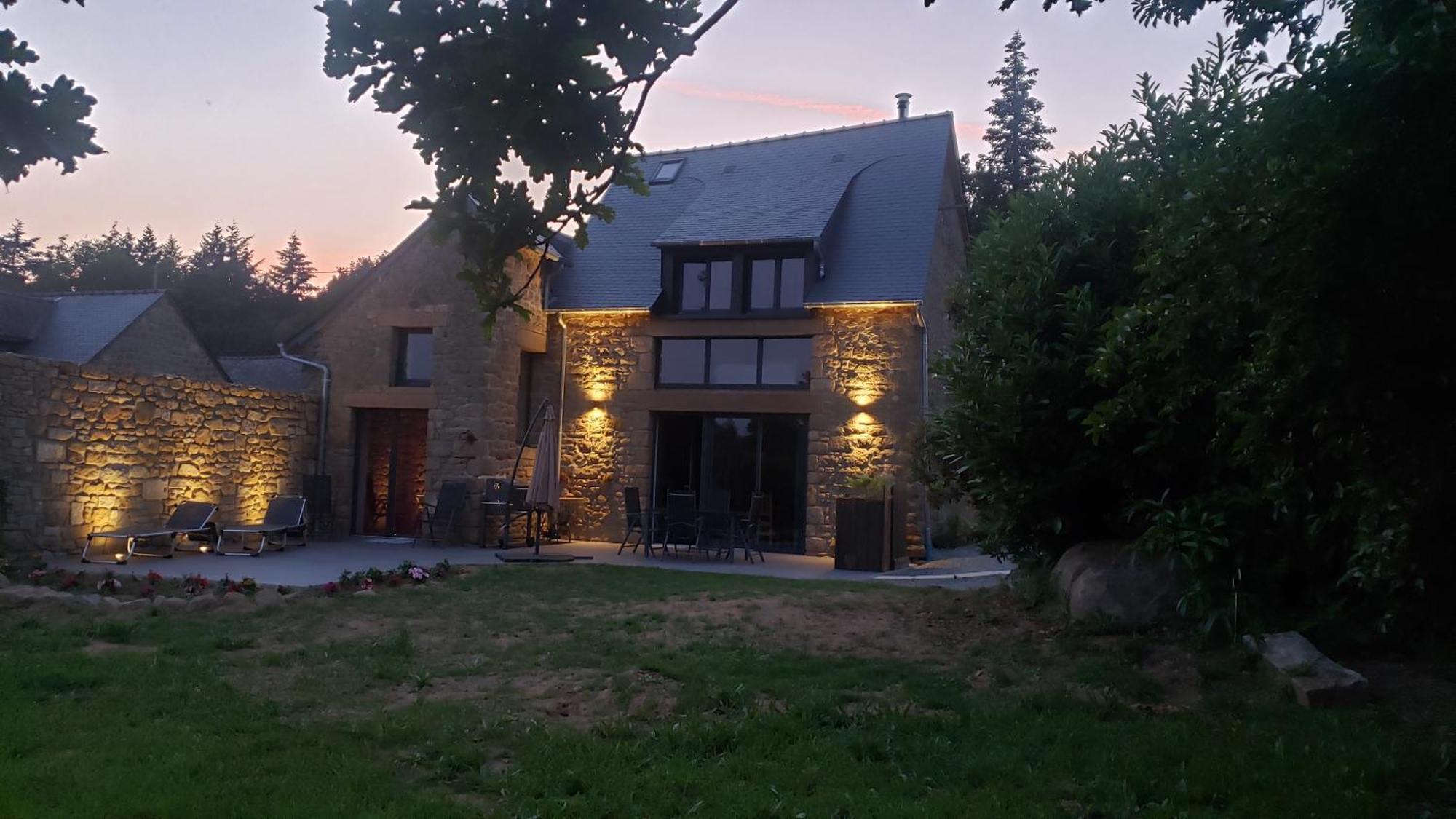 Maison D'Hote Avec Sauna Et Jacuzzi A La Campagne Les Portes du Coglais المظهر الخارجي الصورة